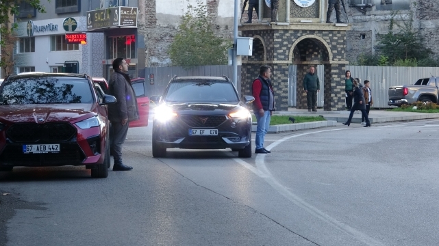 Saat 09.05'te Zonguldak'ta hayat durdu 1