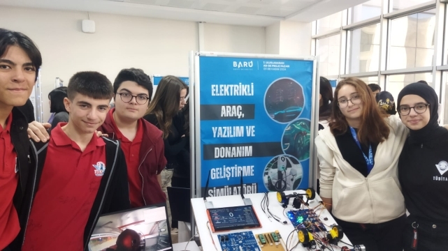 Öğrenciler Ödüllerini Adalet Bakanı Yılmaz Tunç’tan Aldılar 2