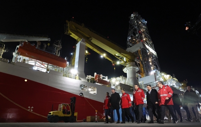 Bakan Bayraktar, yeni yıl öncesi Fatih Sondaj Gemisi'nde açıklamalarda bulundu 2