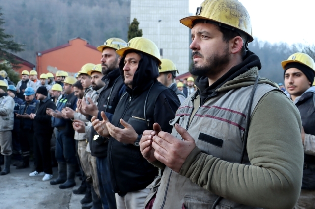 Facianın 42. yılında 103 madenci dualarla anıldı 4