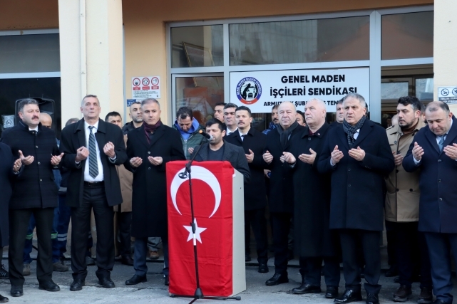 Facianın 42. yılında 103 madenci dualarla anıldı 6