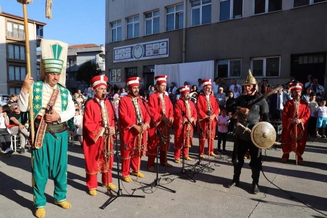 Gazi Mustafa Kemal Ortaokulu’nda Mezuniyet Coşkusu 1