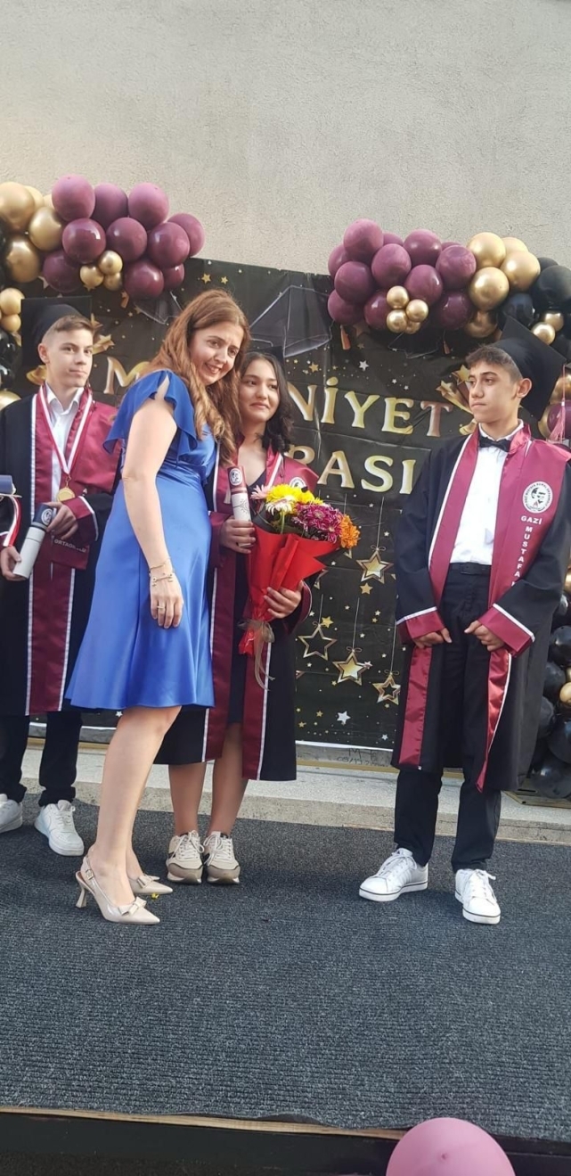 Gazi Mustafa Kemal Ortaokulu’nda Mezuniyet Coşkusu 4