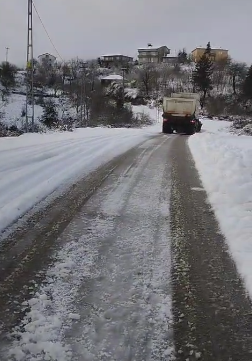 Zonguldak’ta Kar Mücadelesi: Kapanan İstanbul Yolu Yeniden Ulaşıma Açıldı 4