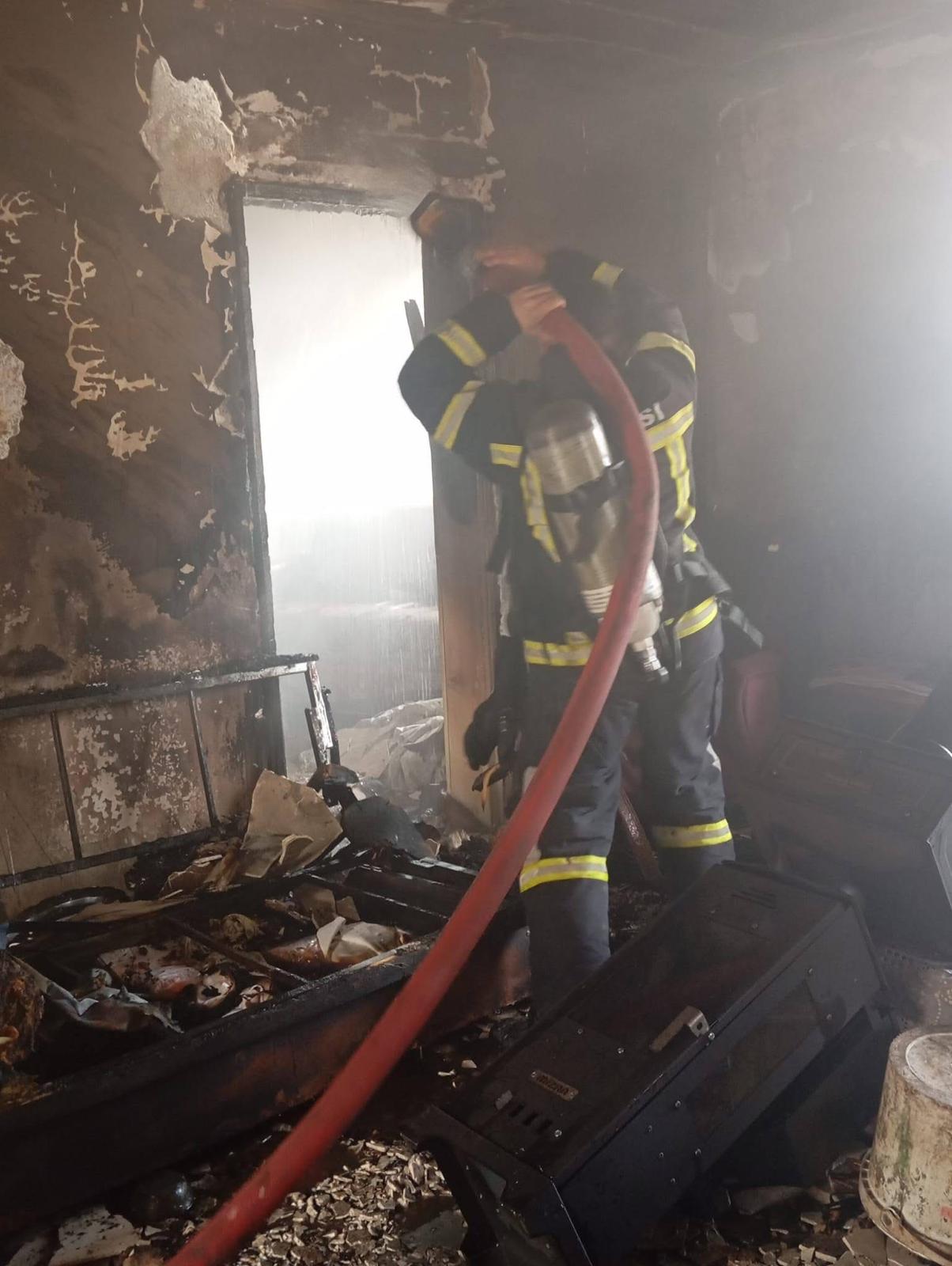 Zonguldak'ta Korkutan ev yangını; 1 kişi hastaneye kaldırıldı 1
