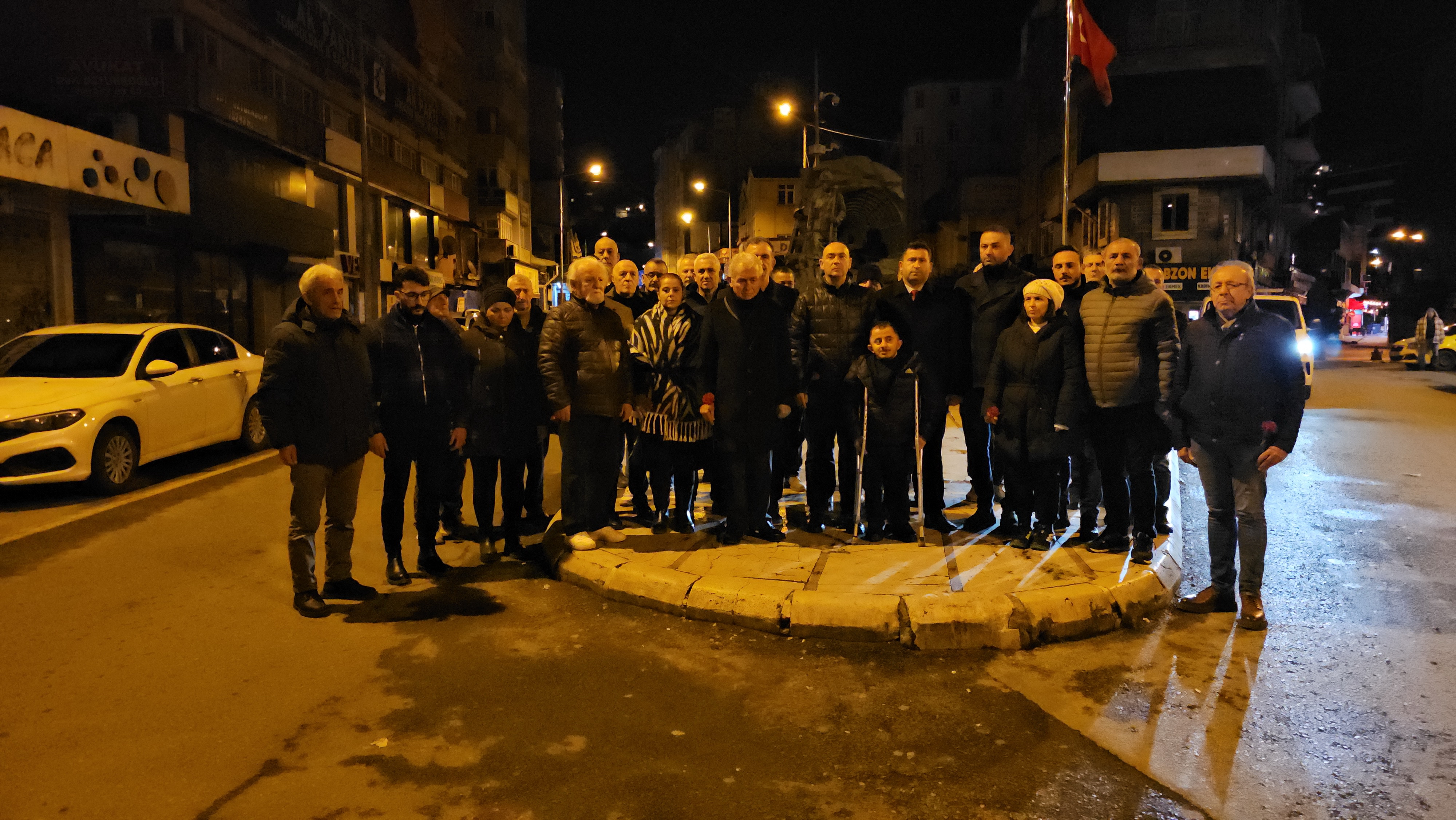 Zonguldak'ta 04.17'de; 6 Şubat depremlerinde ölenler anıldı 1