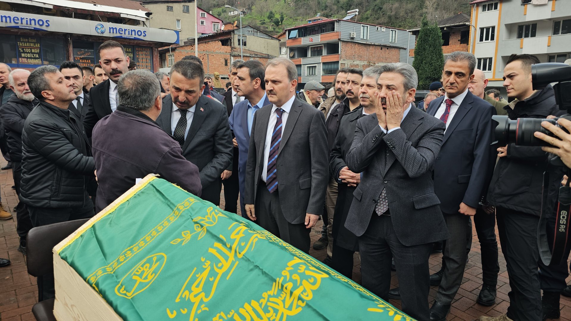 Maden şehitlerine hüzünlü veda, emeklilik hayali göçük altında kaldı 2