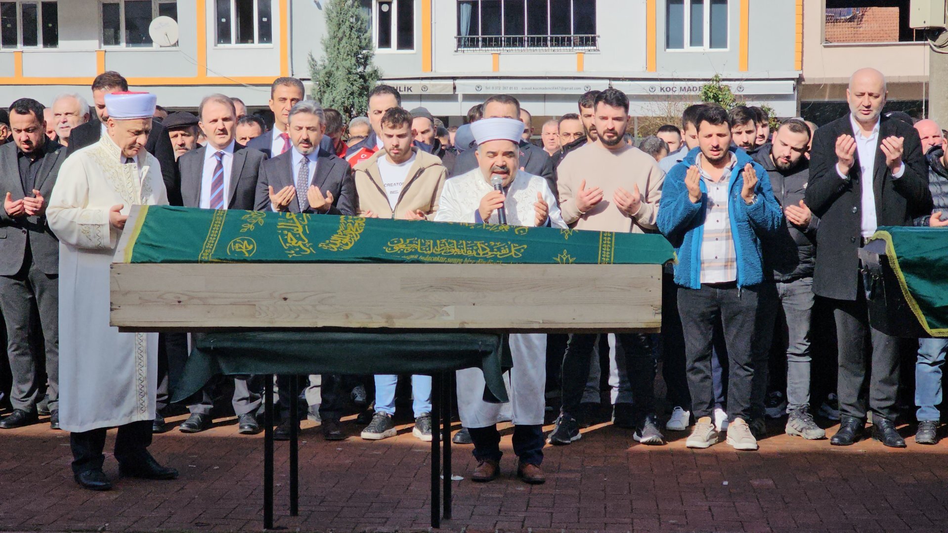 Maden şehitlerine hüzünlü veda, emeklilik hayali göçük altında kaldı 1