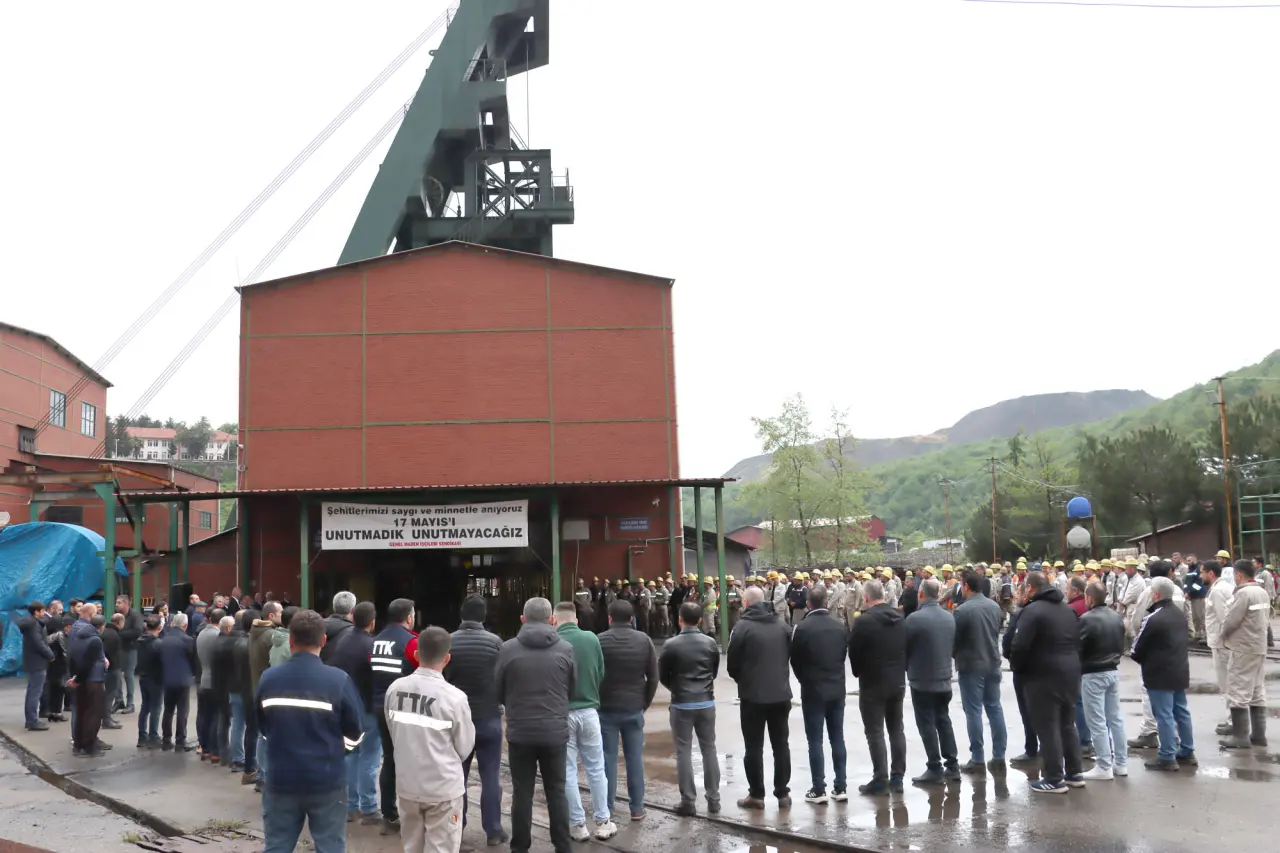 Karadon'da 30 maden şehidi törenle anıldı 3