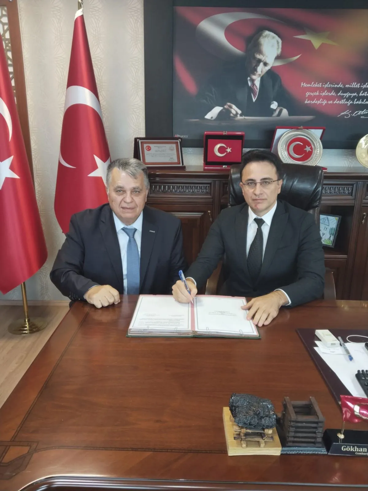 - Zonguldak Cumhuriyet Başsavcısı Sayın Gökhan Kapağan, kentte faaliyet gösteren iş dünyasının temsilcileriyle bir araya gelerek yükümlülerin istihdamı, meslek edinmeleri ve topluma yeniden kazandırılmalarına yönelik çalışmalar başta olmak üzere çeşitli konularda görüş alışverişinde bulundu.