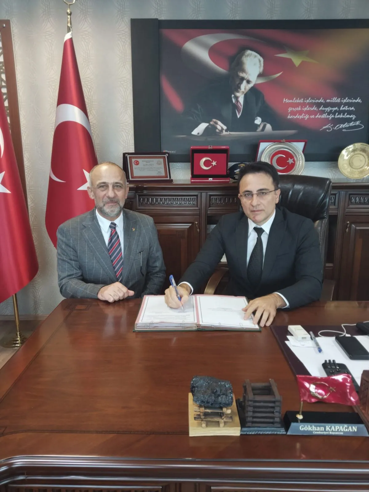 - Zonguldak Cumhuriyet Başsavcısı Sayın Gökhan Kapağan, kentte faaliyet gösteren iş dünyasının temsilcileriyle bir araya gelerek yükümlülerin istihdamı, meslek edinmeleri ve topluma yeniden kazandırılmalarına yönelik çalışmalar başta olmak üzere çeşitli konularda görüş alışverişinde bulundu.