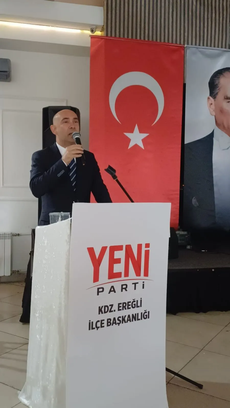 Yeni Parti Zonguldak İl Başkanı Devrim Dural, Zonguldak Milletvekili Eylem Ertuğ Ertuğrul ve il yönetim kurulu üyelerinin katılımıyla partisinin Karadeniz Ereğli İlçe Başkanlığı ön seçimi gerçekleştirildi.