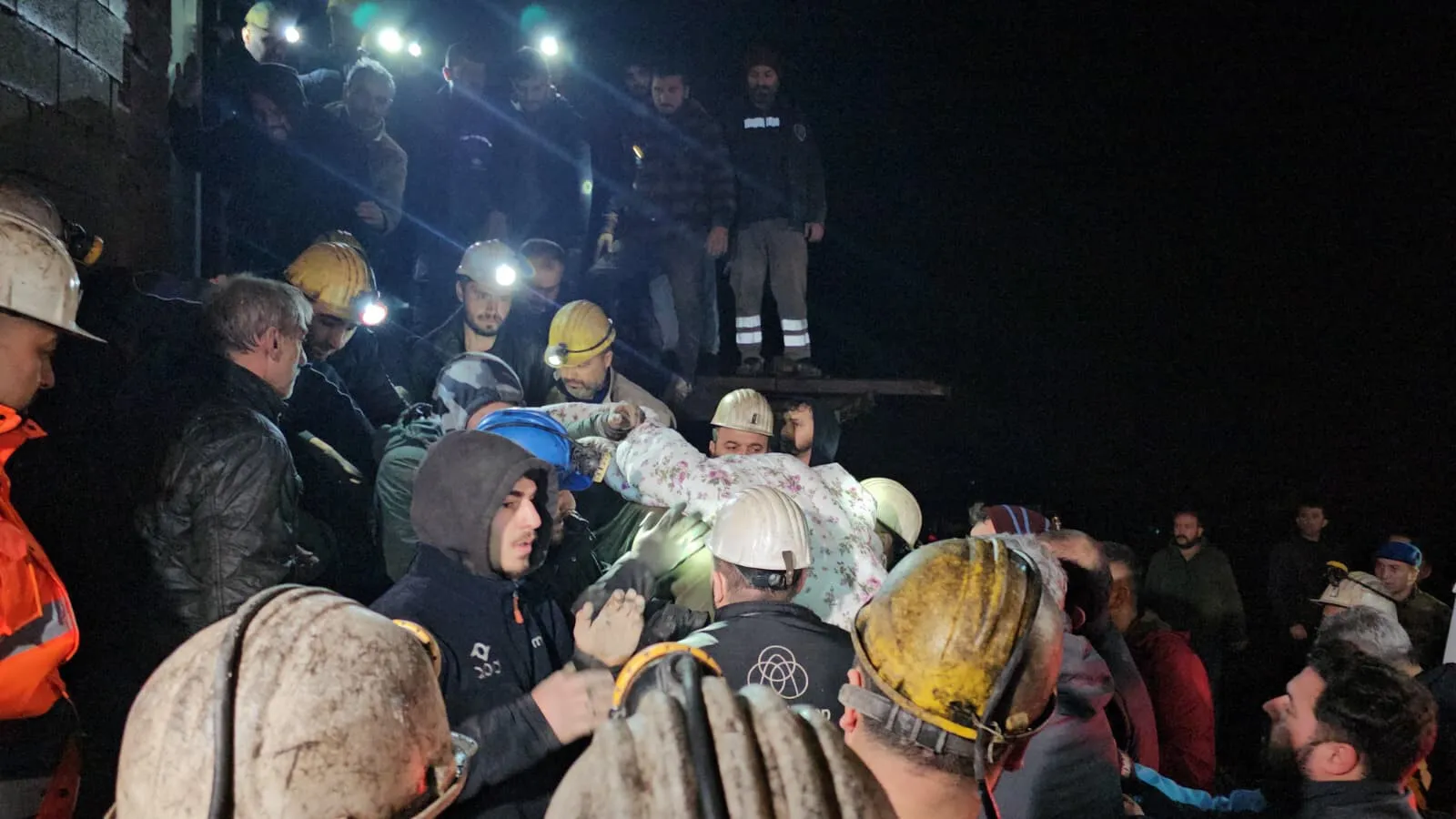 Zonguldak’ın Kilimli ilçesine bağlı Gelik beldesinde bulunan özel bir maden ocağında şubat ayında meydana gelen ve maden işçileri Veysel Oruçoğlu (46) ile Ziya Kiret’in (60) yaşamını yitirdiği göçük faciasına ilişkin yargılamaya devam edildi.