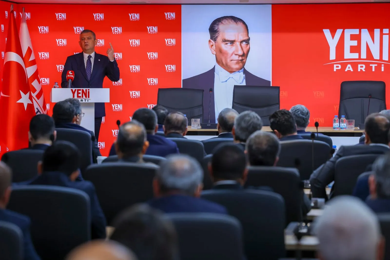 YENİ Parti Zonguldak İl Başkanı Devrim Dural, Genel Başkan Özgür Özel’in başkanlığında parti genel merkezinde düzenlenen İl Başkanları Toplantısı’na katıldı. Toplantıda kurultay süreci, örgüt çalışmaları ve partinin önümüzdeki döneme ilişkin siyasi hedefleri görüşüldü.