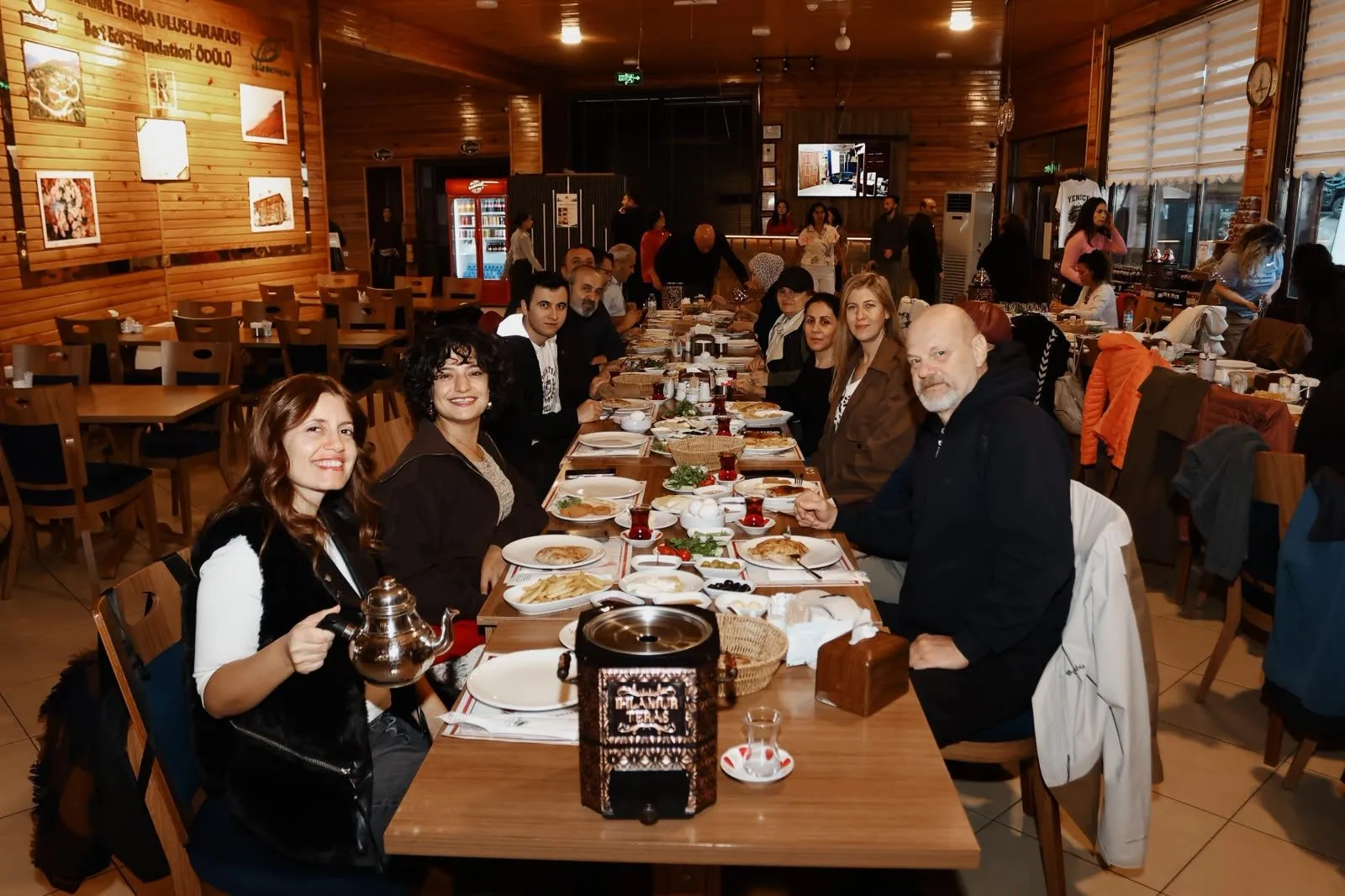 Yeni sezon seferlerine başlayan Turistik Karaelmas Ekspresi ile Ankara'dan yola çıkan yolcular, Karabük'ün Yenice ilçesindeki Ihlamur Seyir Terası'nı ziyaret etti.