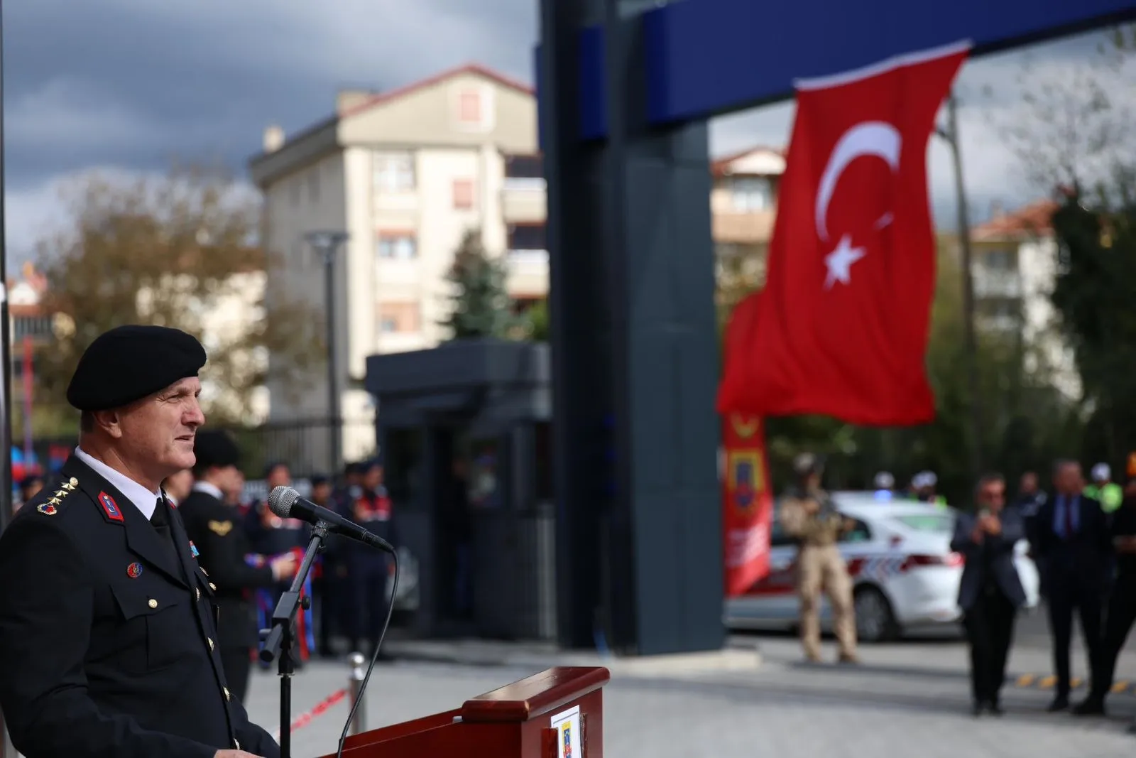 Devrek ilçesi Çaydeğirmeni beldesinde yapımı tamamlanan Çaydeğirmeni Jandarma Karakol Komutanlığı yeni hizmet binasının açılışı gerçekleştirildi.