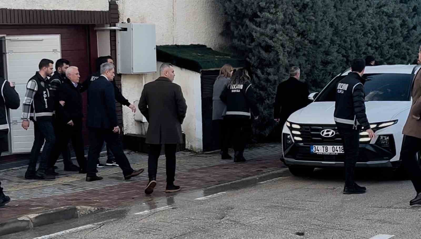 bursa-buyuksehir-belediye-baskani-bozbey-gozaltina-alindi